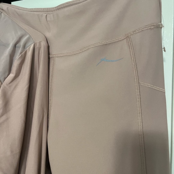 Workout outfit (pinkish color) - Picture 3 of 6